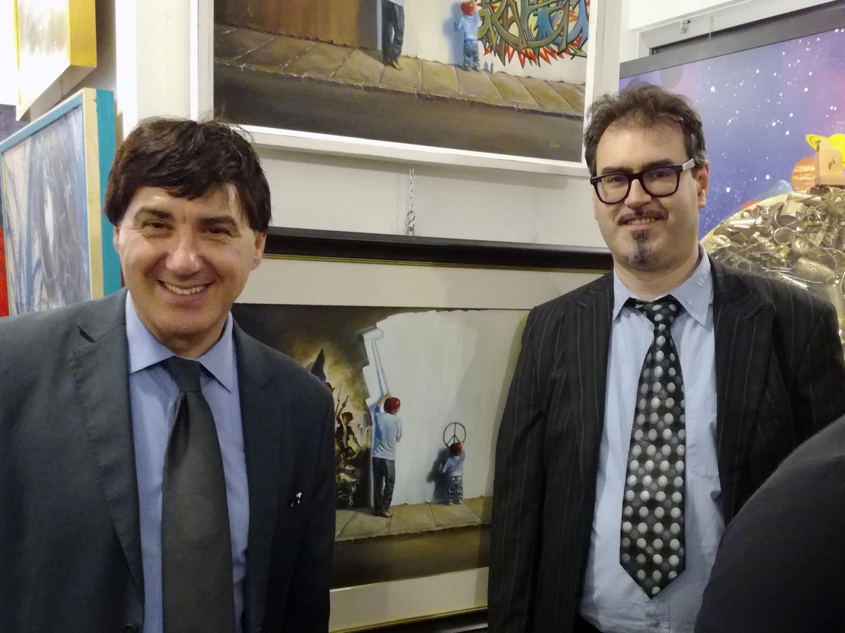 Foto di Galleria MAG Mediolanum Padova, con il critico Giorgio Grasso
